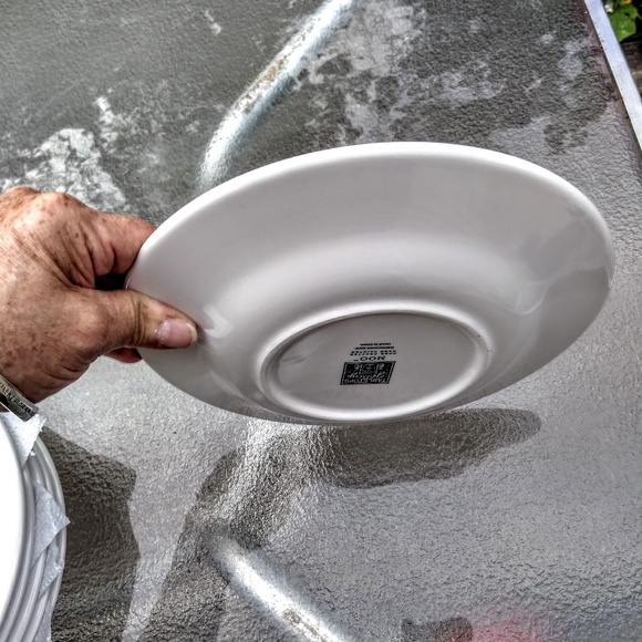 Gallery Tabletop 8.5 Inch Moo (6) Six  Plates - Picture 4 of 7